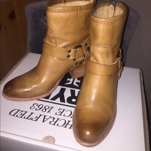 Frye Tabitha Camel harness booties